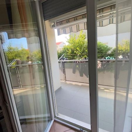 Double Bed In Studio, By The Beach Near Split Kastela Exterior photo