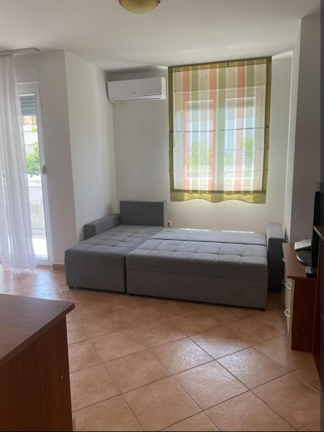 Double Bed In Studio, By The Beach Near Split Kastela Exterior photo